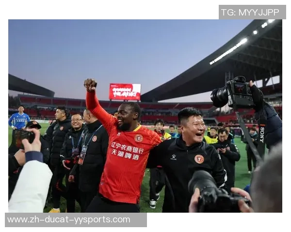 李金羽：中国足球前一段现已掉冰窟窿里了，现在处于恢复期